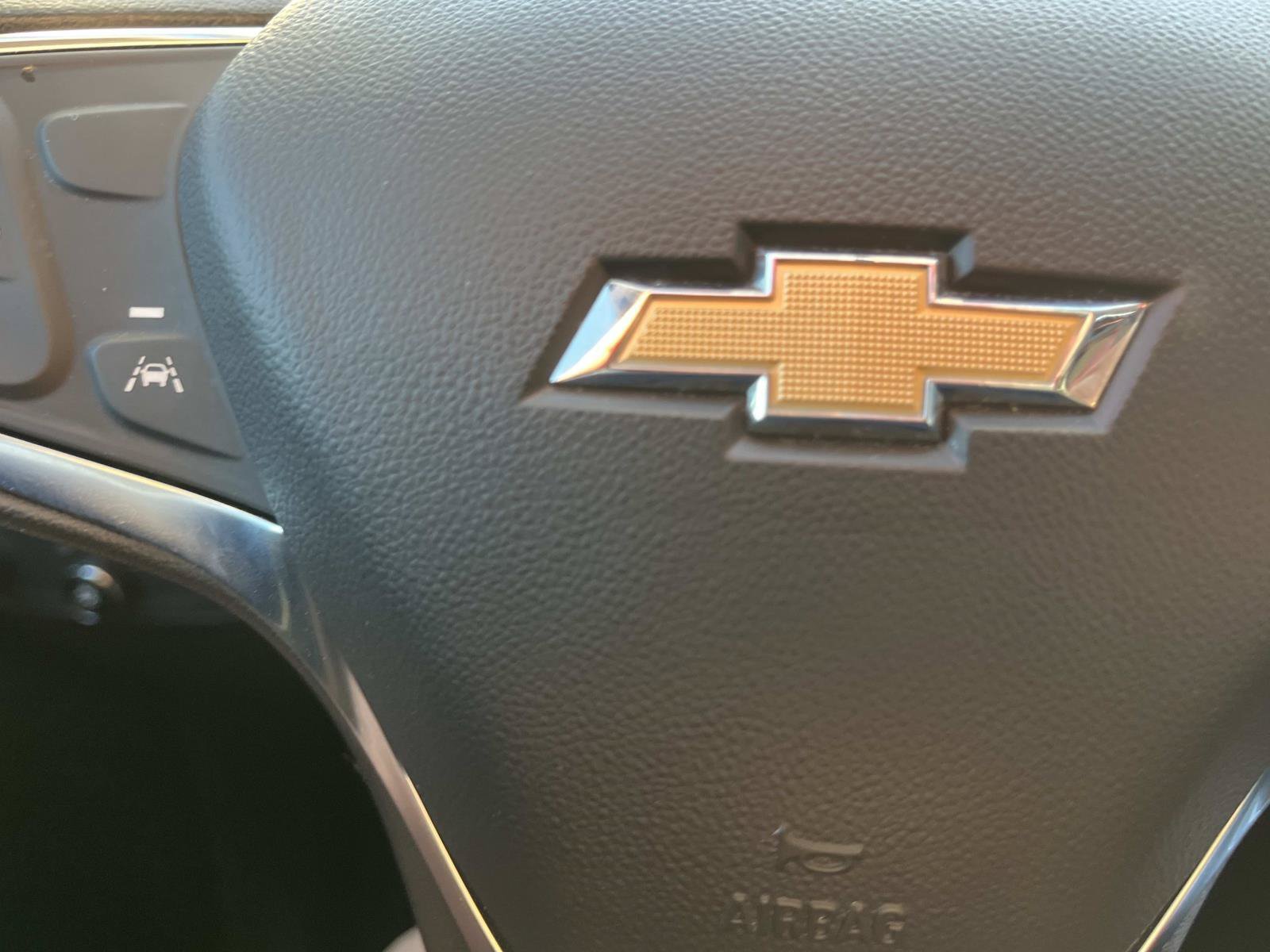 Used 2024 Summit White Chevrolet LT image 33