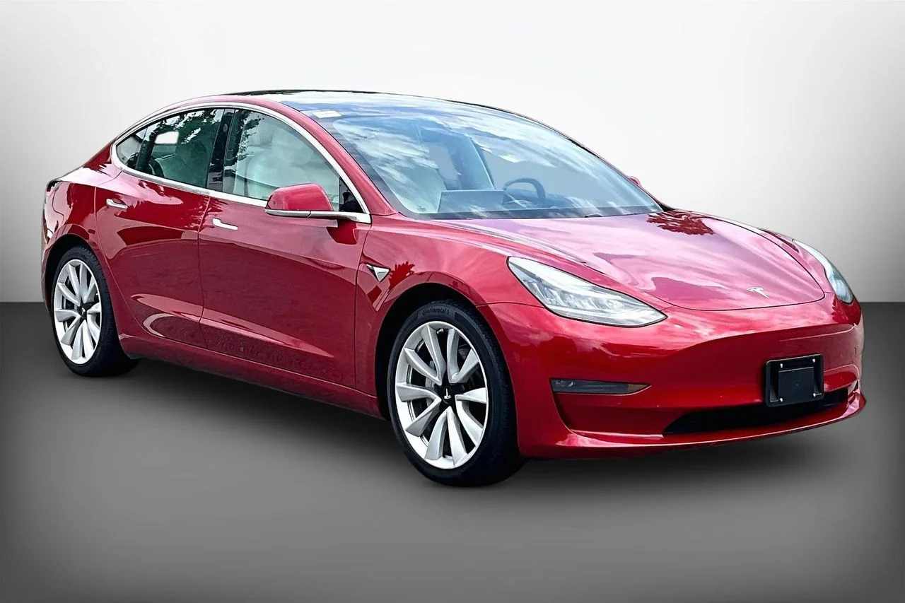 Used 2019  Tesla Long Range image 2
