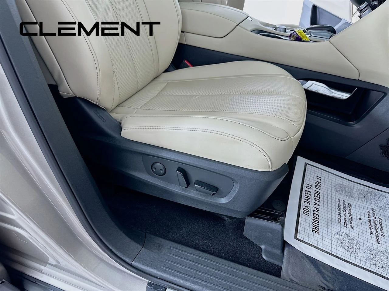 Used 2023 Warm Titanium INFINITI LUXE image 36