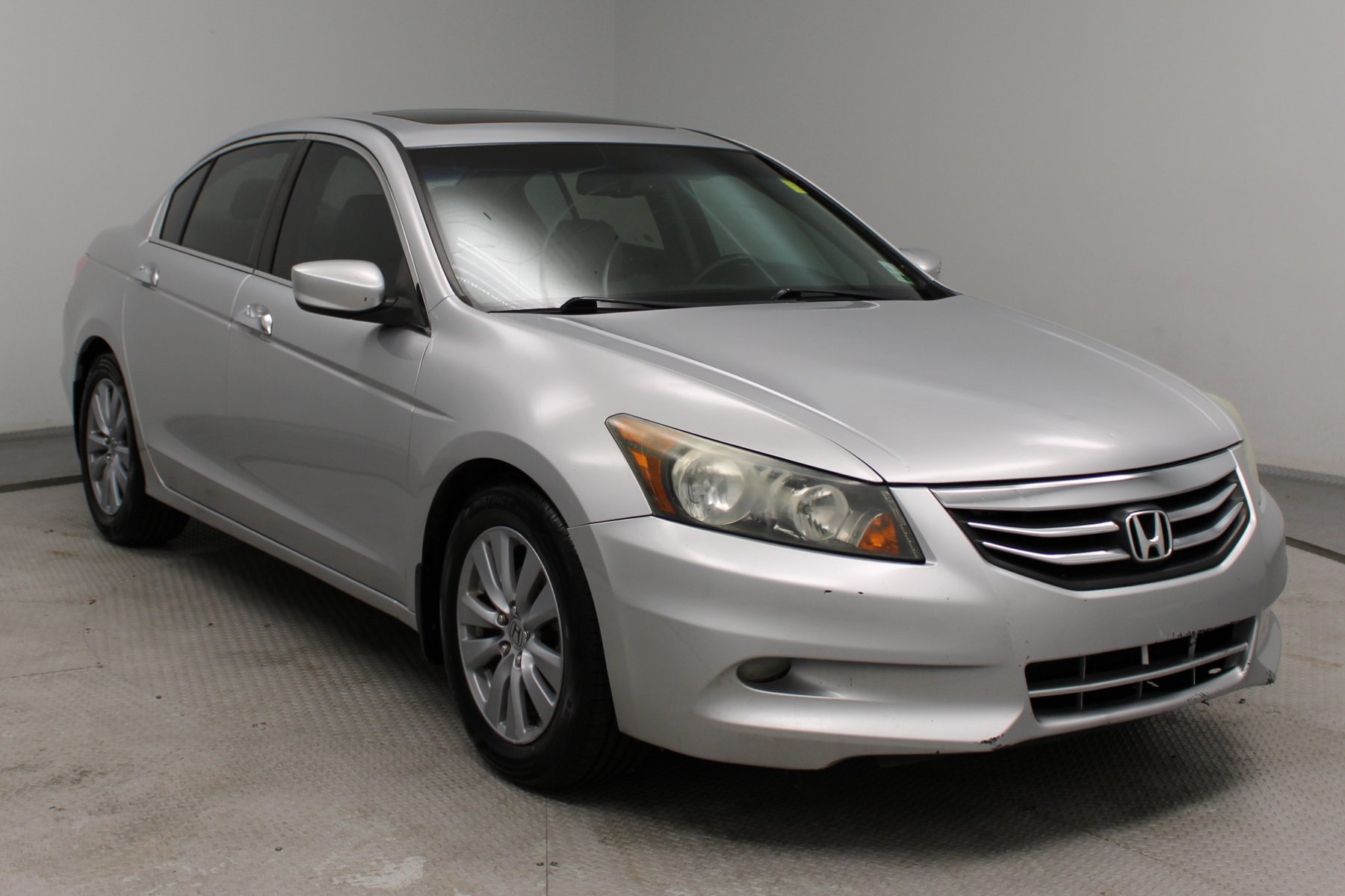 Used 2011 Alabaster Silver Metallic Honda 3.5 EX-L 4dr V6 Auto image 29