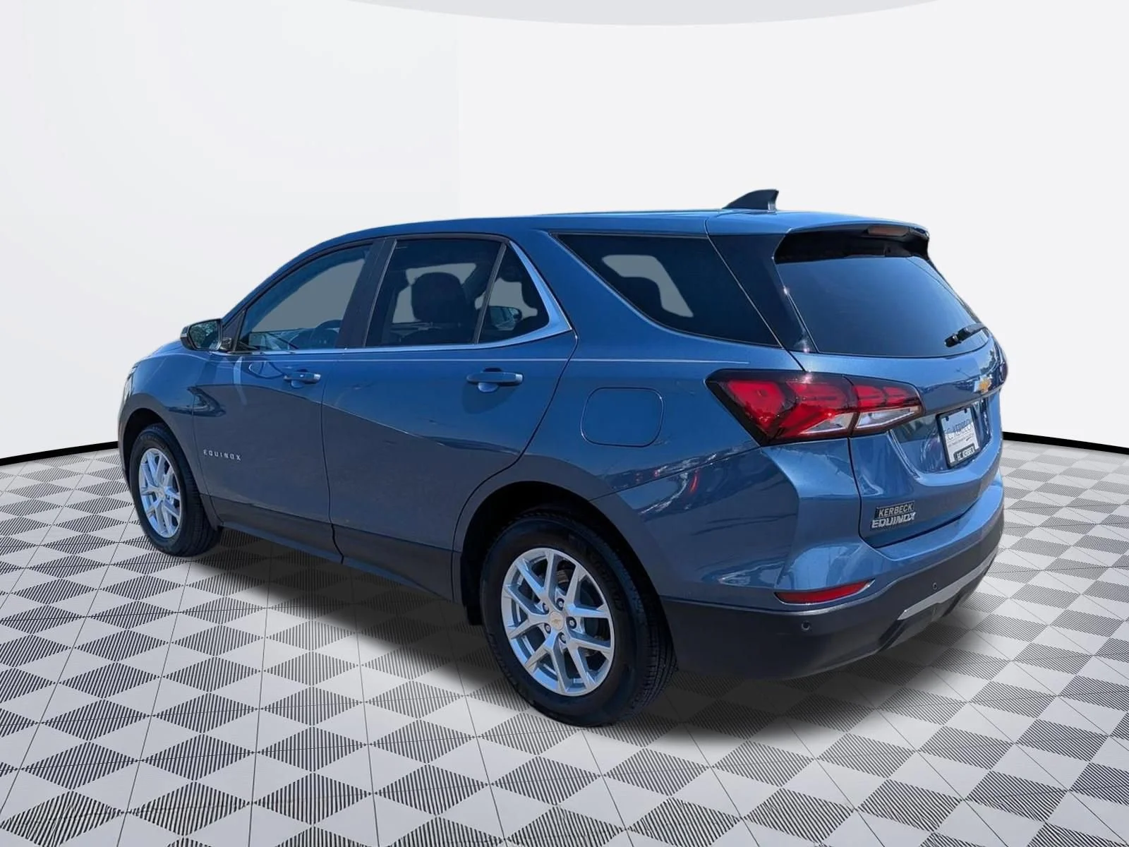 Used 2024 Lakeshore Blue Metallic Chevrolet LT image 7