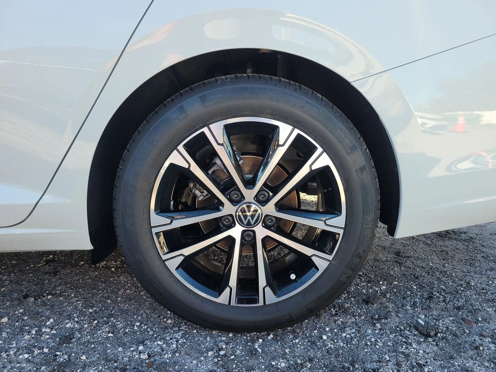 2026 Volkswagen Jetta Sport - Photo 9