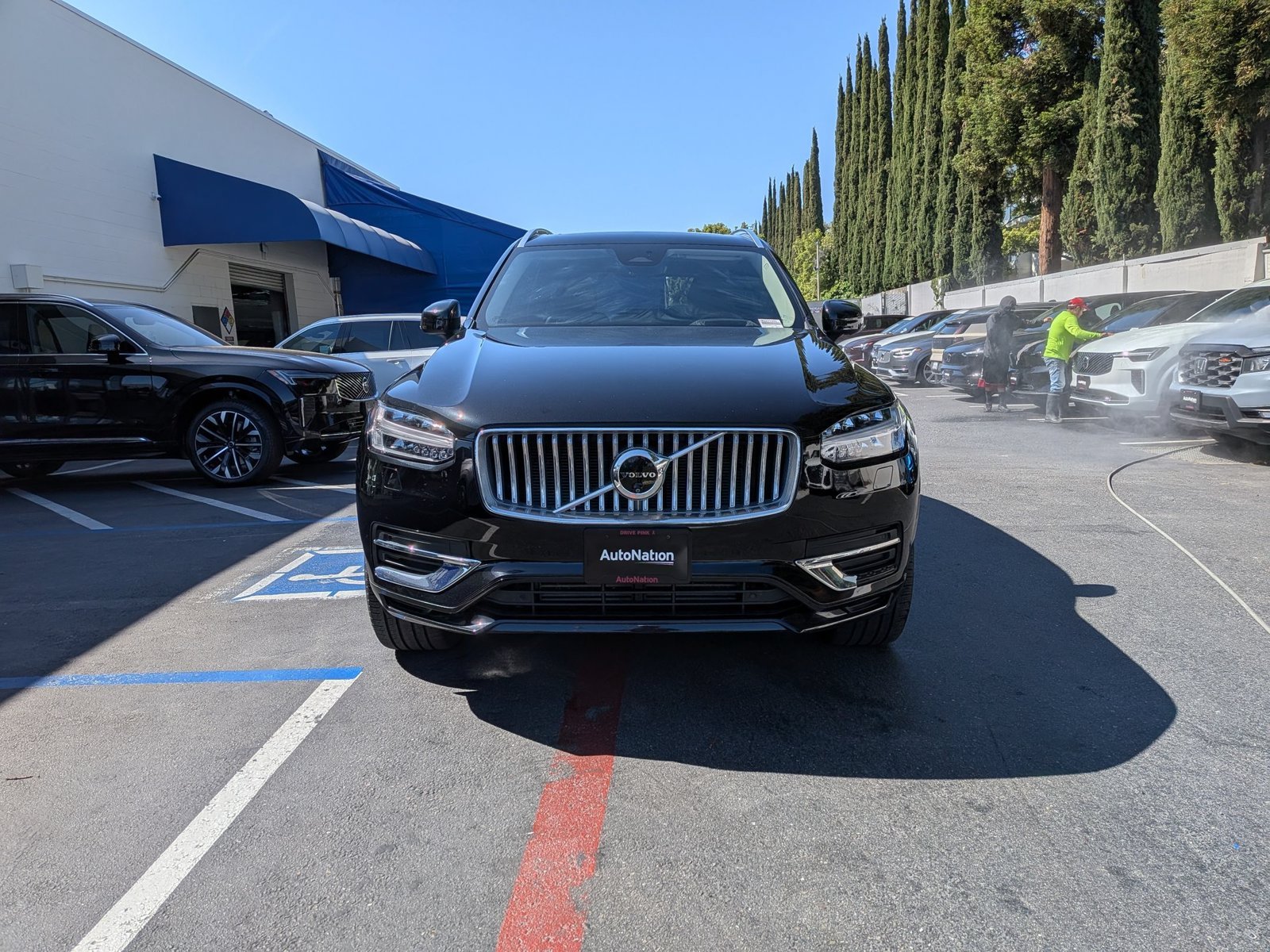 Used 2024 Onyx Black Metallic Volvo Ultimate Bright Theme image 2