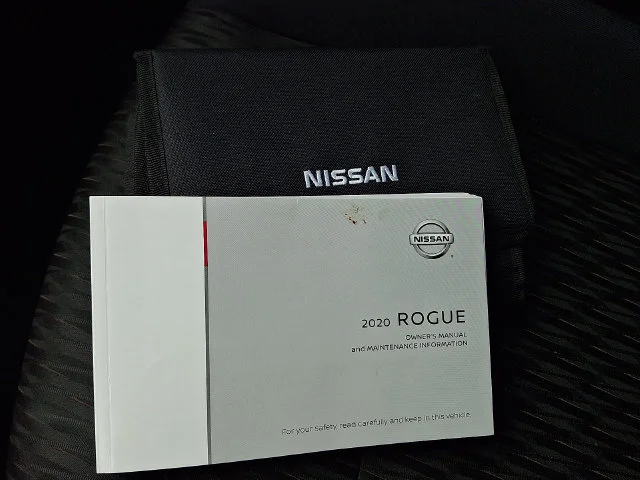 Used 2020 Silver Nissan S image 25