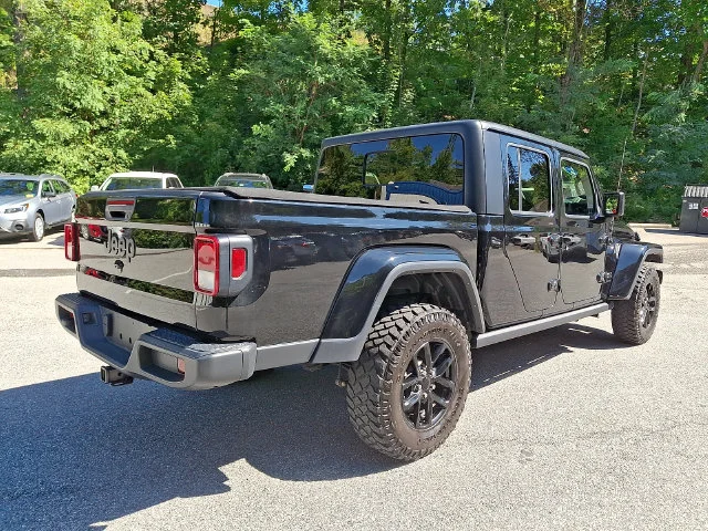 Used 2022 Black Jeep Sport image 8