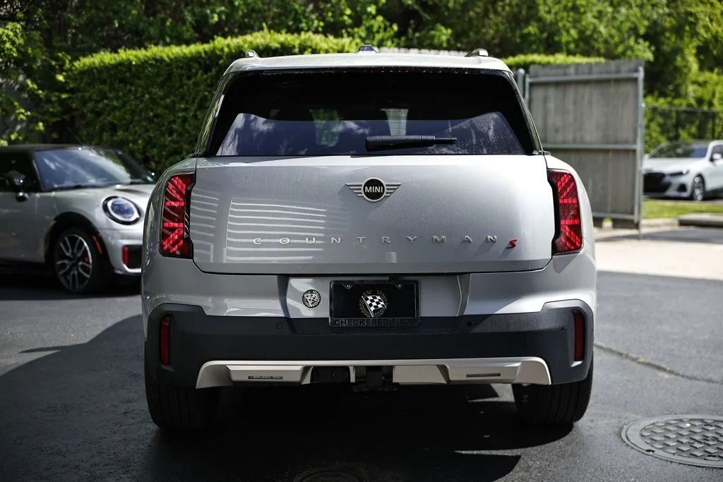New 2027 Silver MINI Iconic image 10