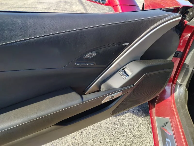 Used 2015 Red Chevrolet Stingray image 19