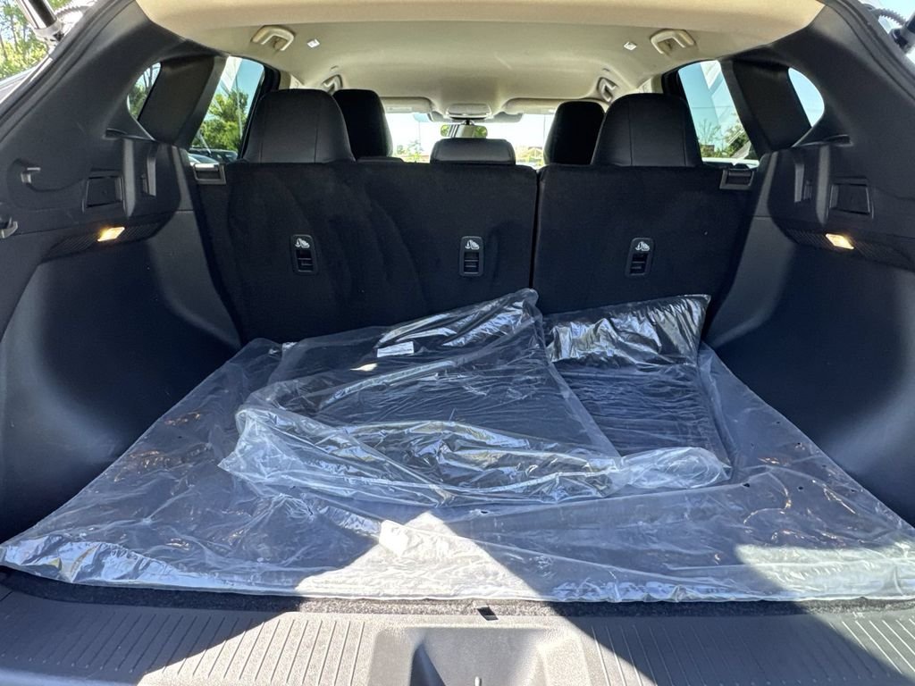 Used 2025 White Nissan SV image 21