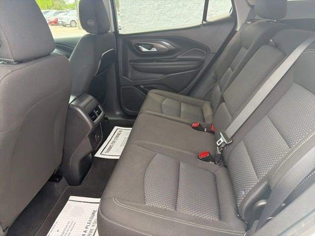 Used 2023 Summit White GMC SLE image 13