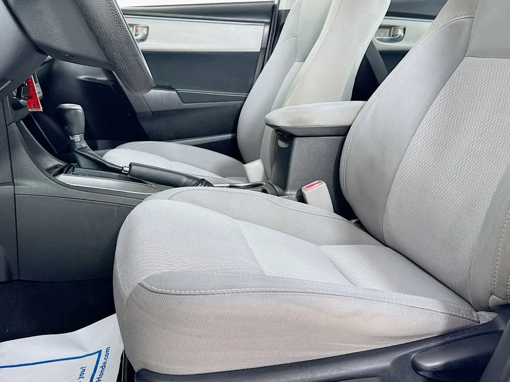 Used 2015 Super White Toyota LE image 22