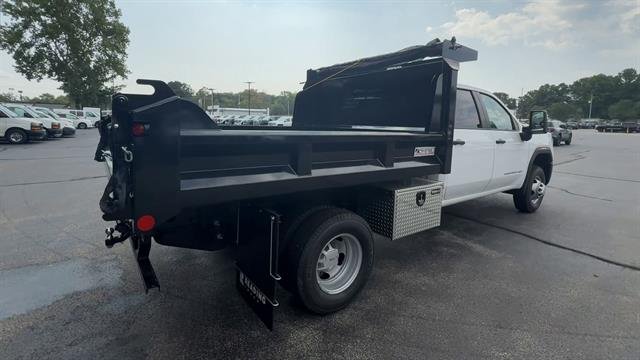 2025 GMC Sierra 3500 Chassis Cab Pro - Photo 40