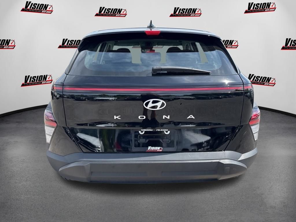 Used 2024 Black Hyundai SE image 6