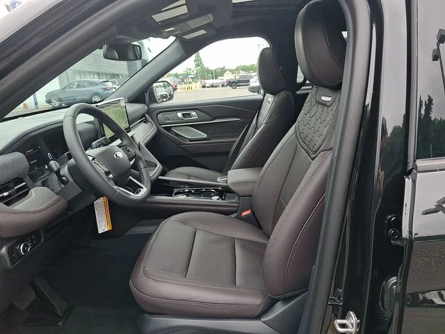 New 2026 Agate Black Metallic Ford Platinum™ image 9