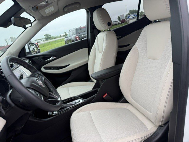 Used 2022 Summit White Buick Select image 11