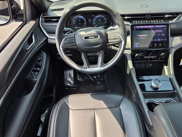 Used 2025 Silver Jeep Limited image 13