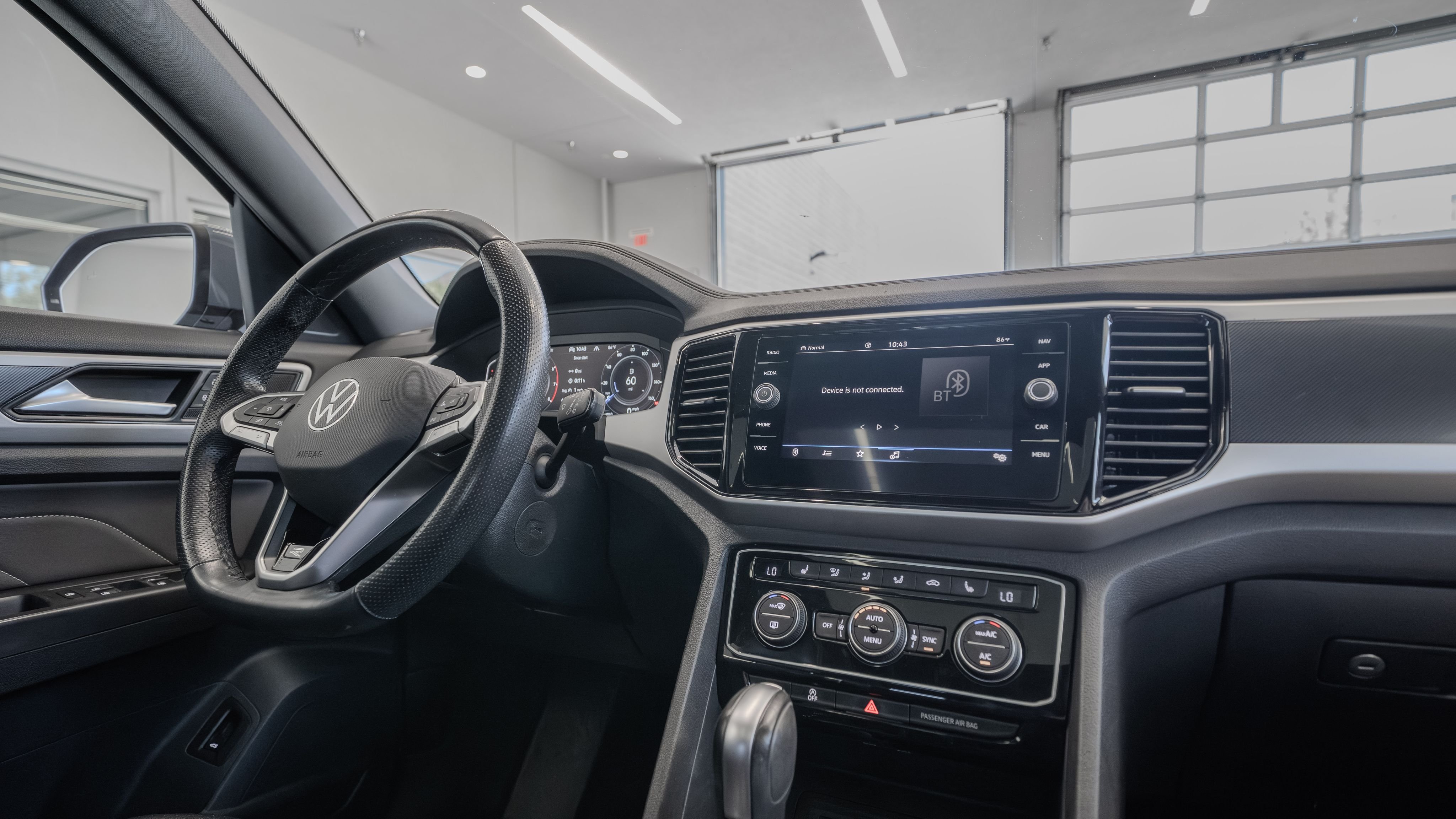 Used 2022 Gray Volkswagen 3.6L V6 SEL R-Line image 19