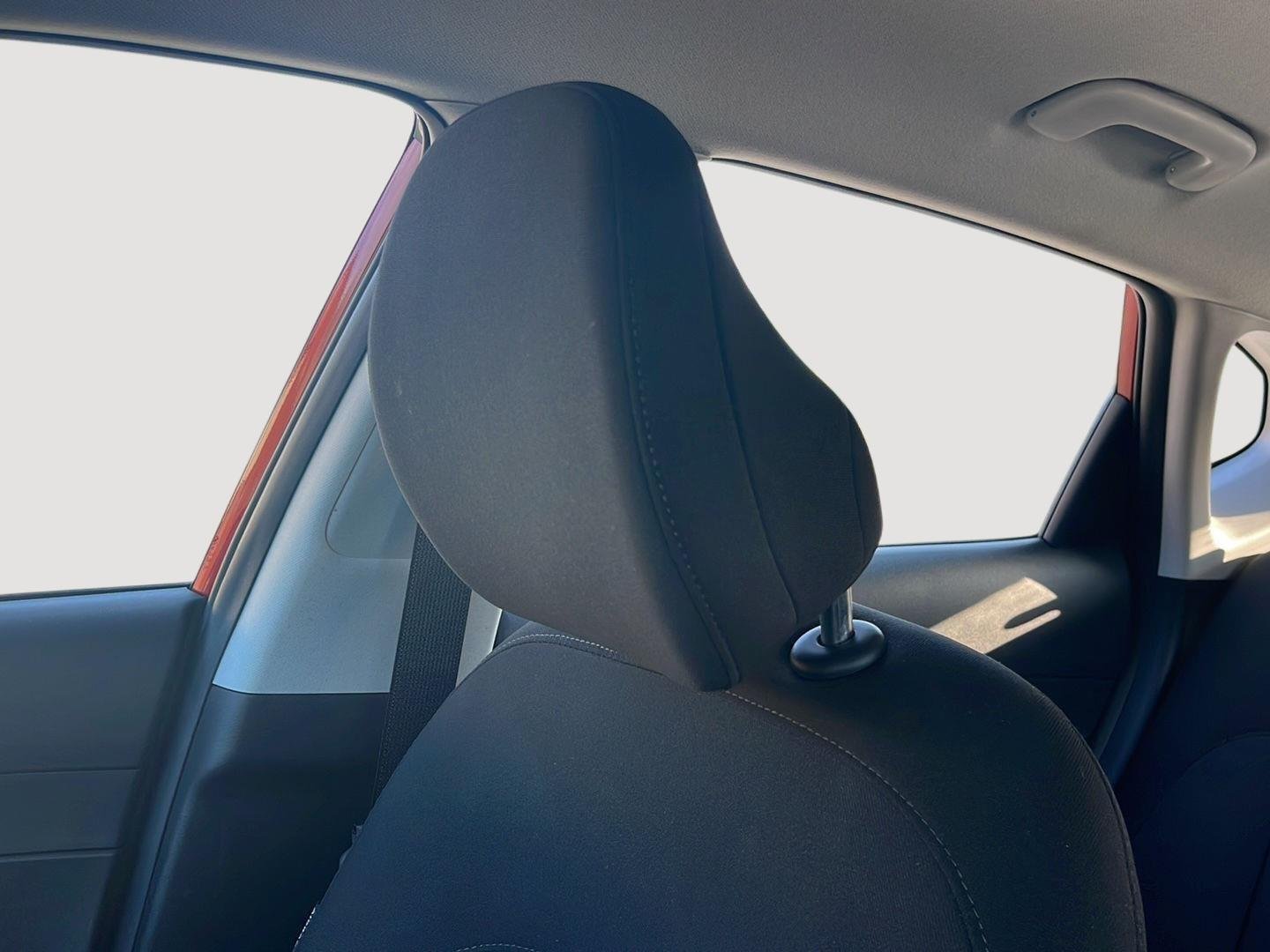 2025 Hyundai Kona SE - Photo 23