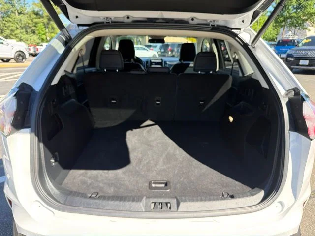 Used 2022 White Ford SEL image 26