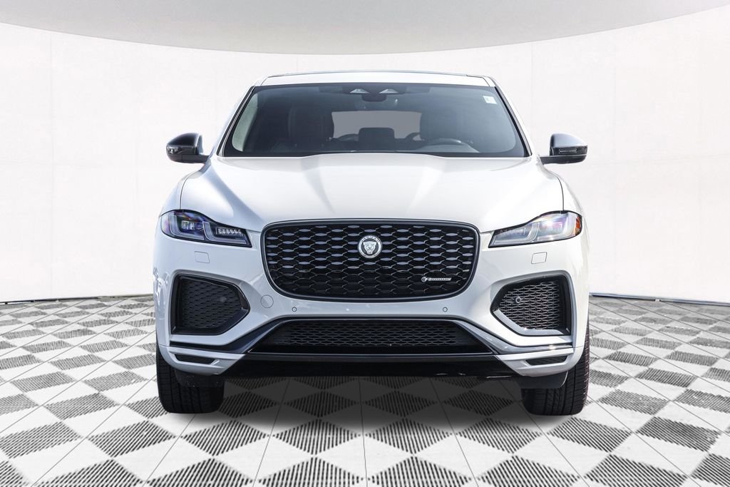 Used 2024  Jaguar P400 R-Dynamic S image 10