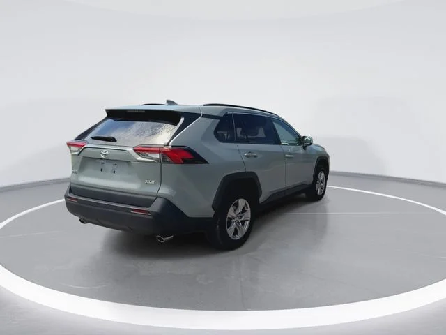 Used 2023  Toyota XLE image 10