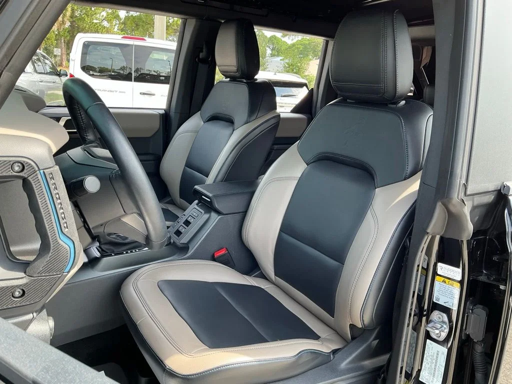 Used 2024 Black Ford Wildtrak image 33