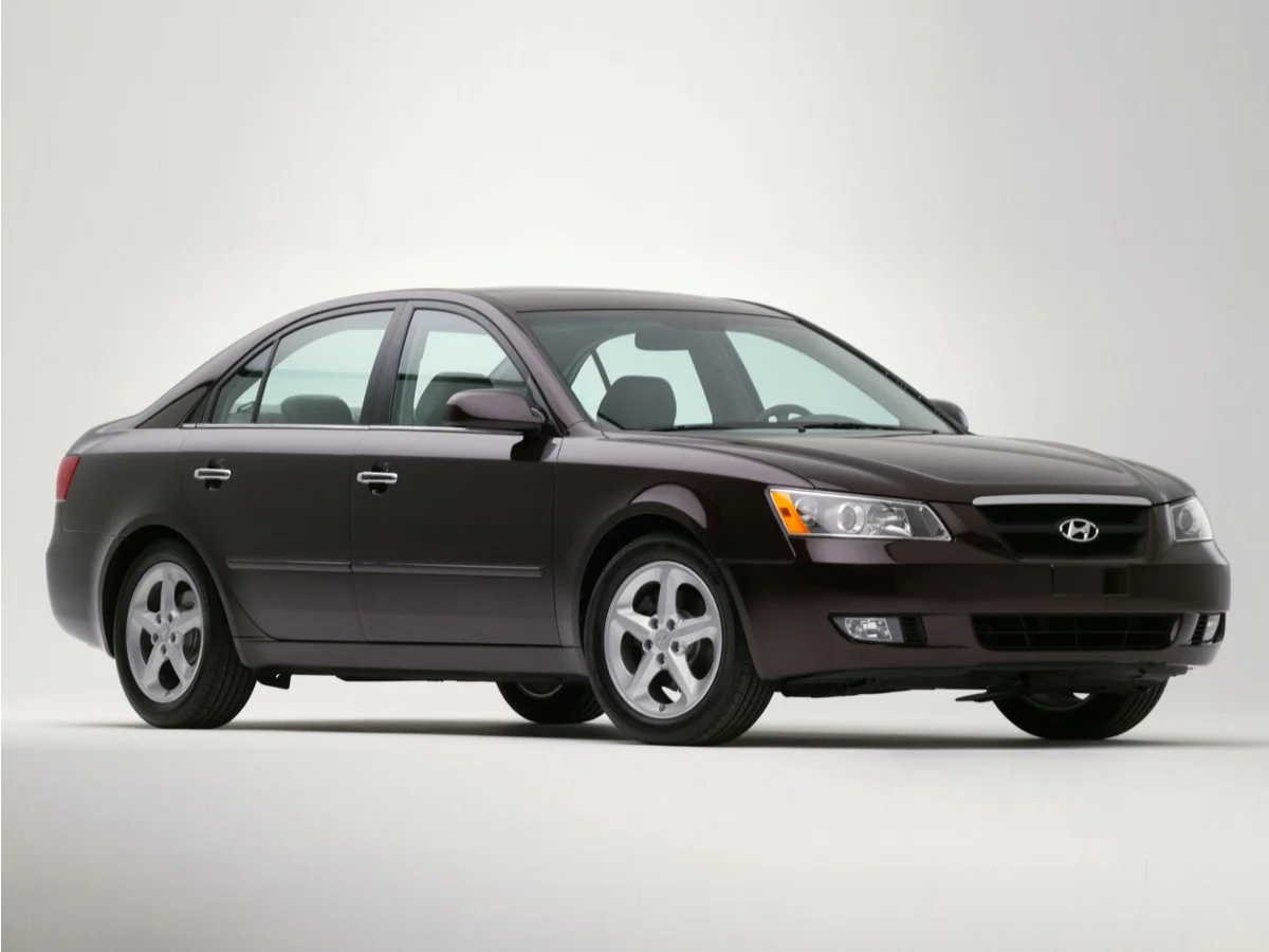 Used 2007 White Hyundai SE image 1