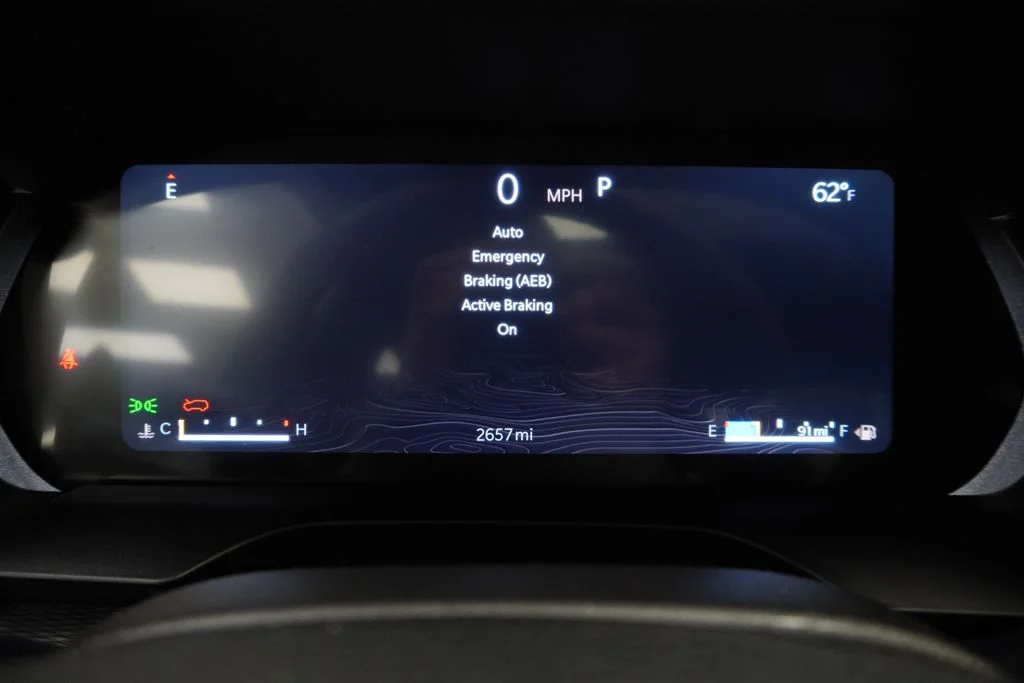 Used 2025 White Jeep Laredo X image 27