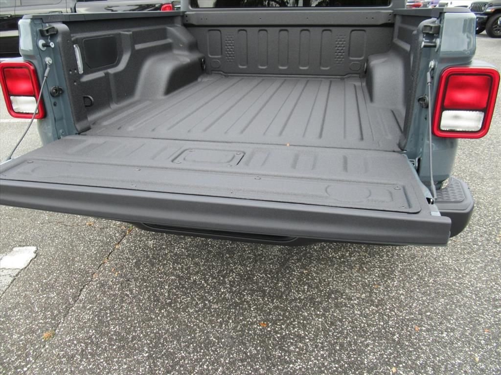 New 2026 Anvil Clear-Coat Exterior Paint Jeep Sport S image 27