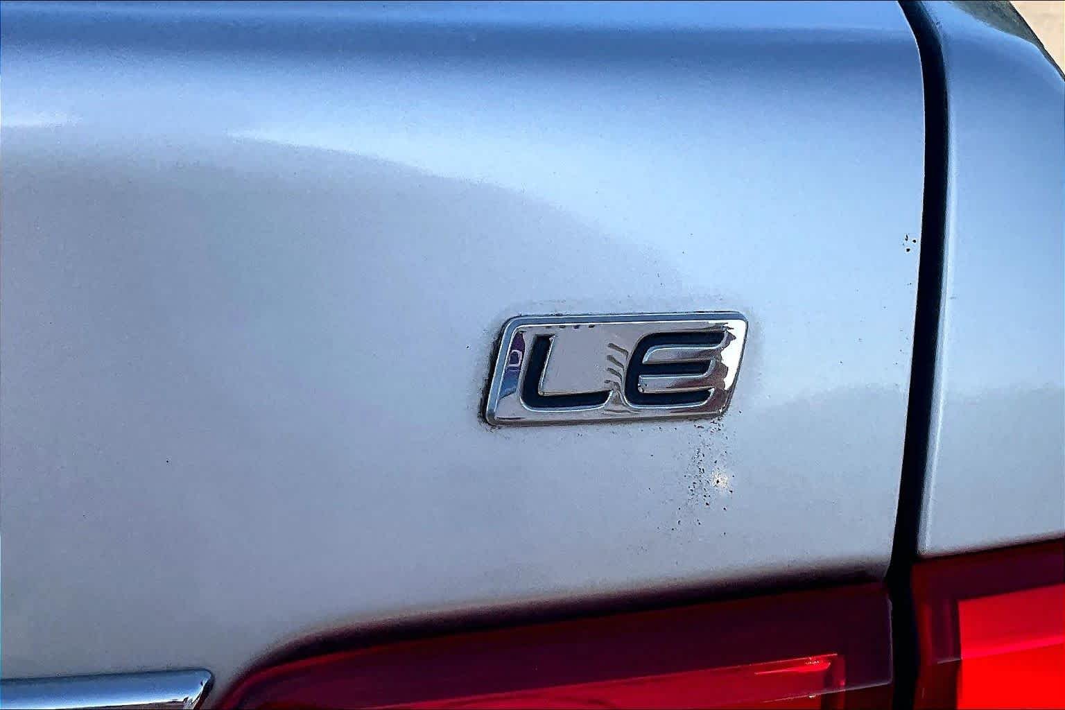 Used 2011 Classic Silver Metallic Toyota LE image 9