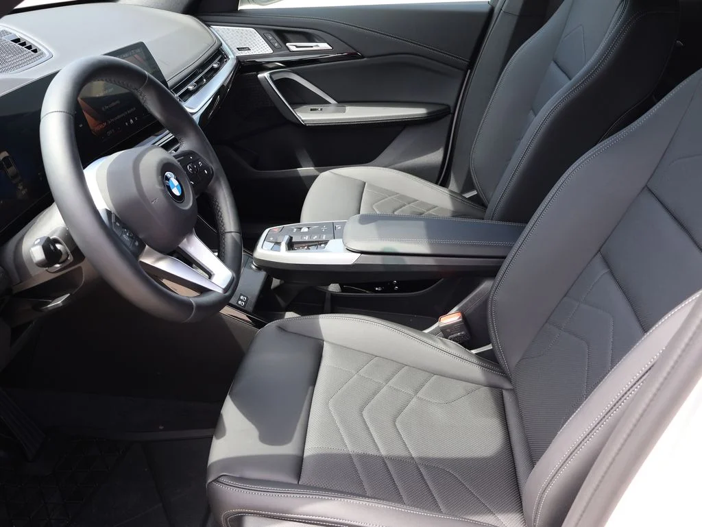 2025 BMW X1 28i - Photo 47