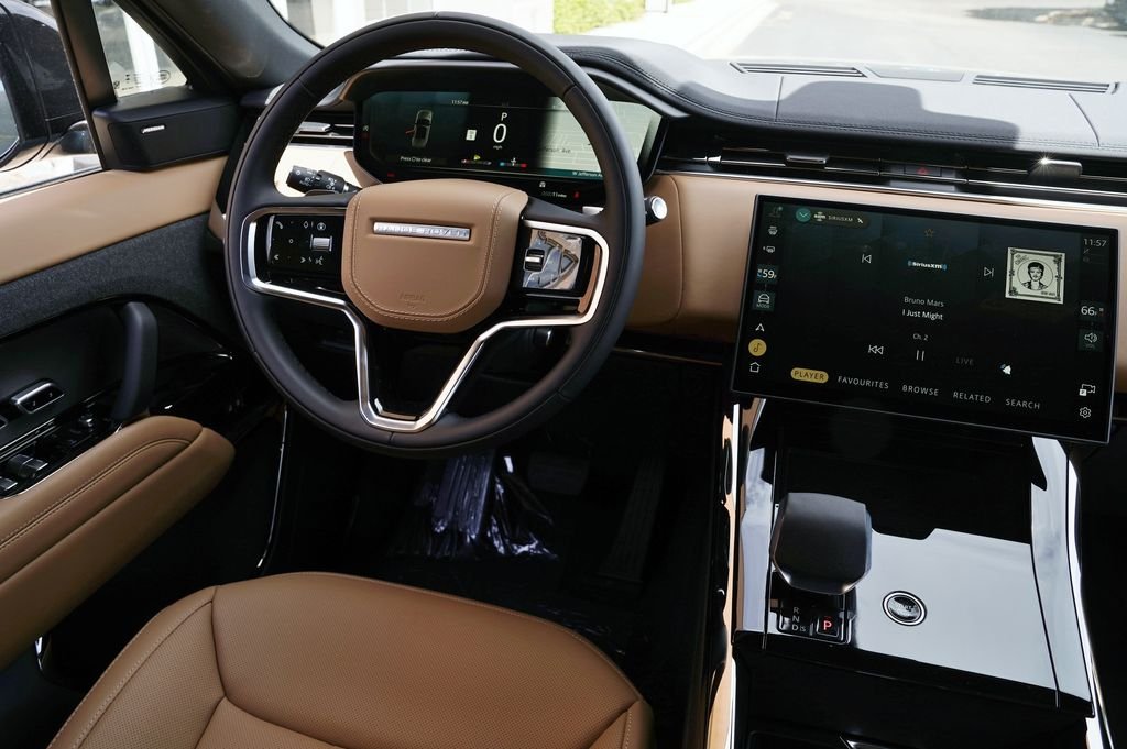 New 2026 Giola Green Land Rover SE image 16