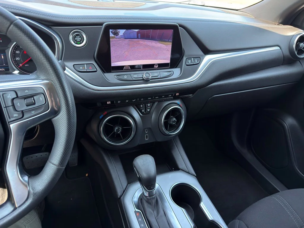 Used 2021 White Chevrolet LT image 32