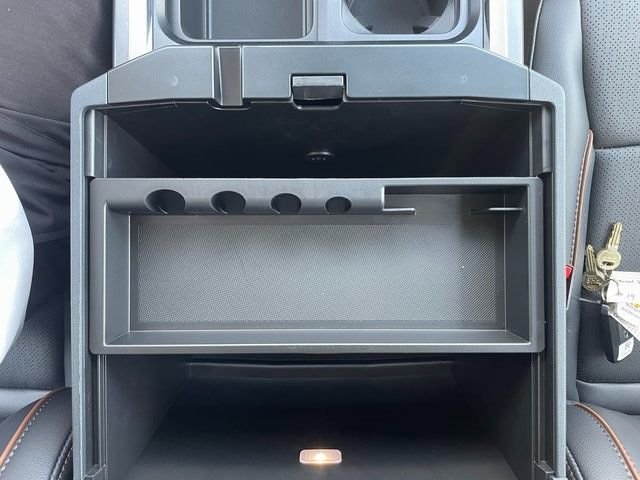 2025 Ford F-350 Super Duty Chassis Cab Lariat - Photo 36