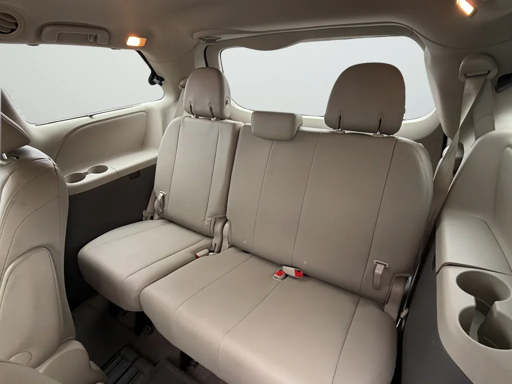 Used 2016 Black Toyota XLE image 43