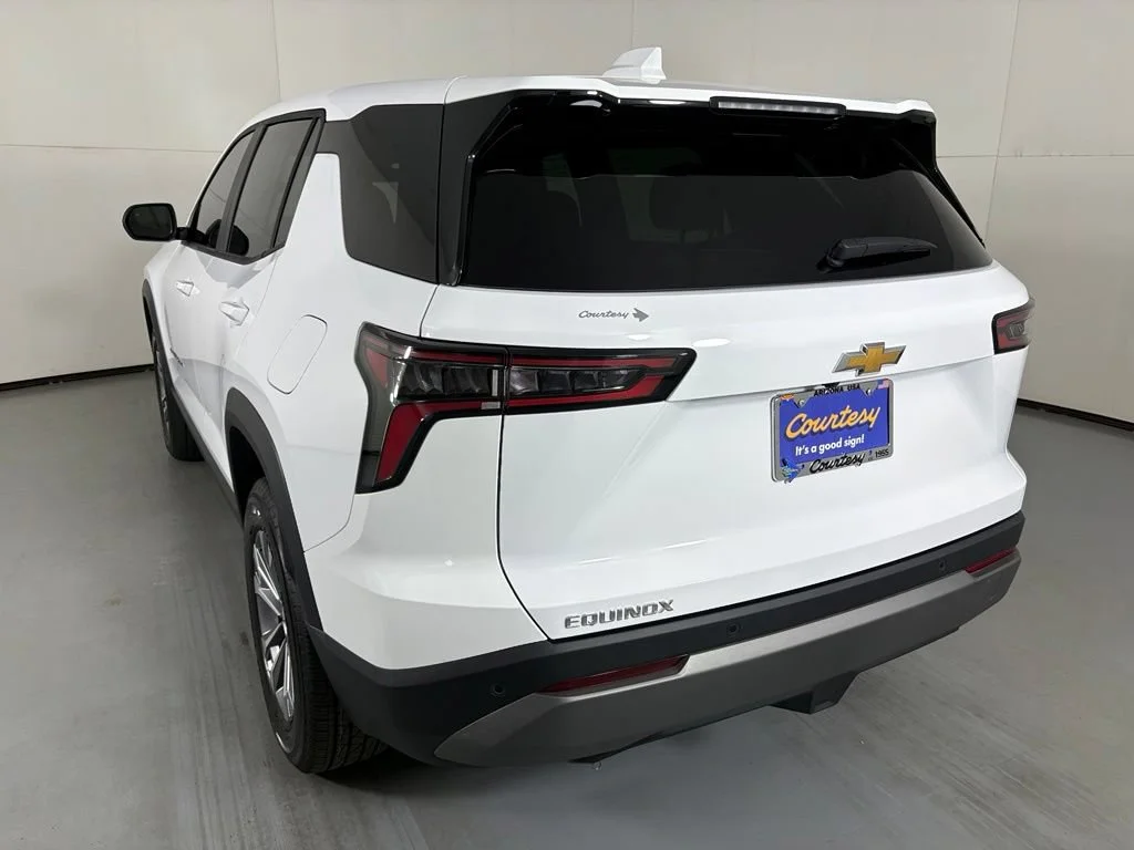 New 2027 Summit White Chevrolet LT image 7