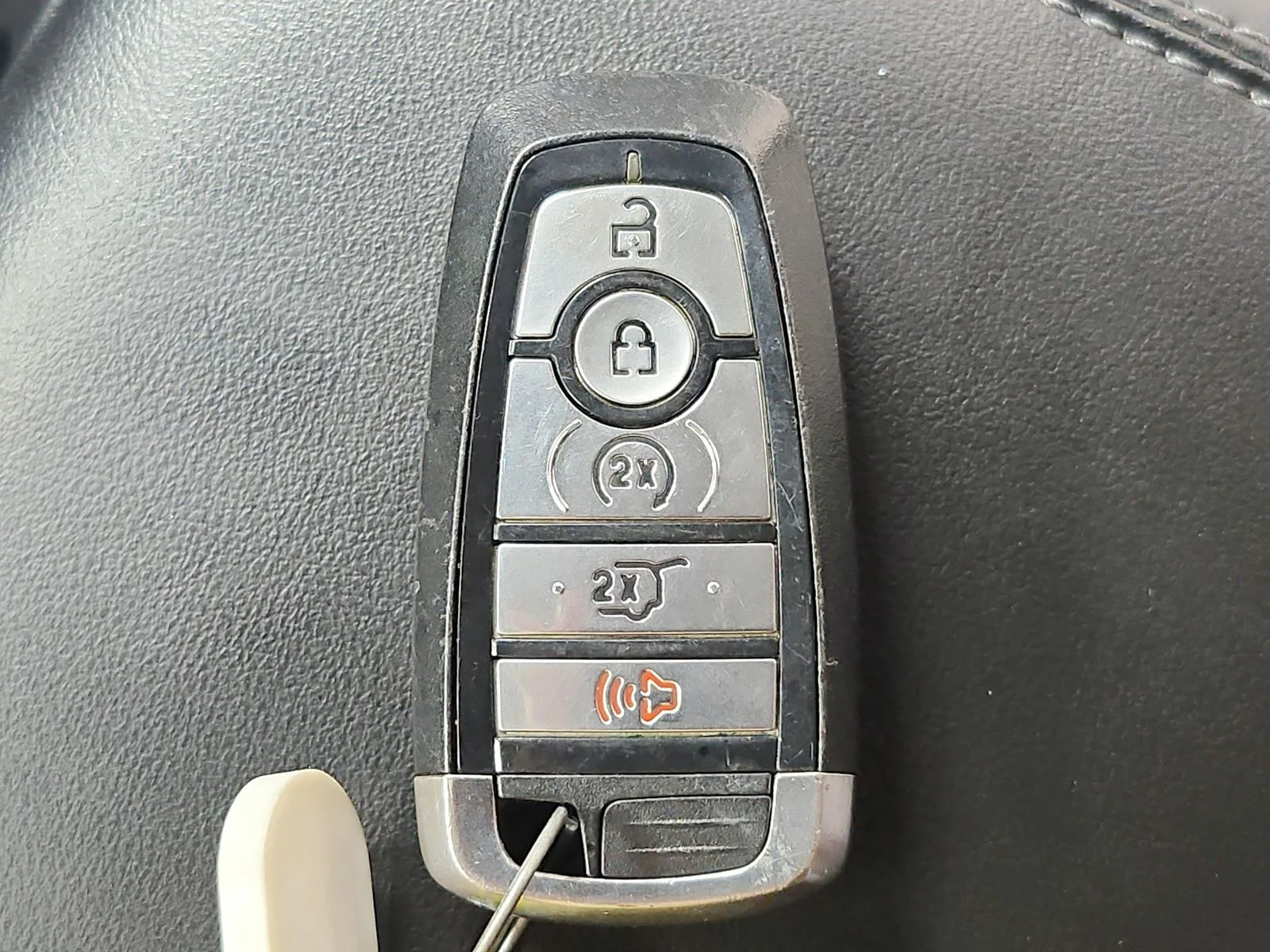 Used 2021 Red Ford XLT image 36