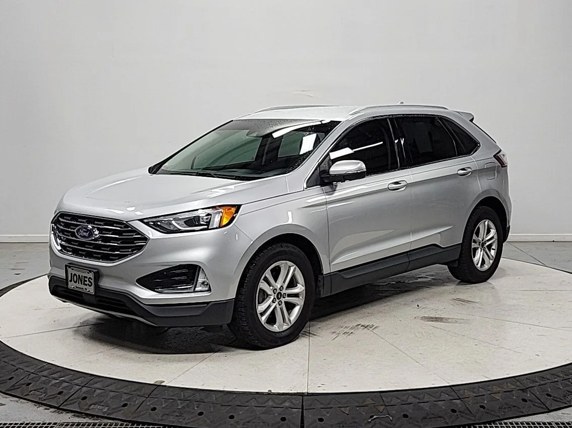 Used 2019 Silver Ford SEL image 3