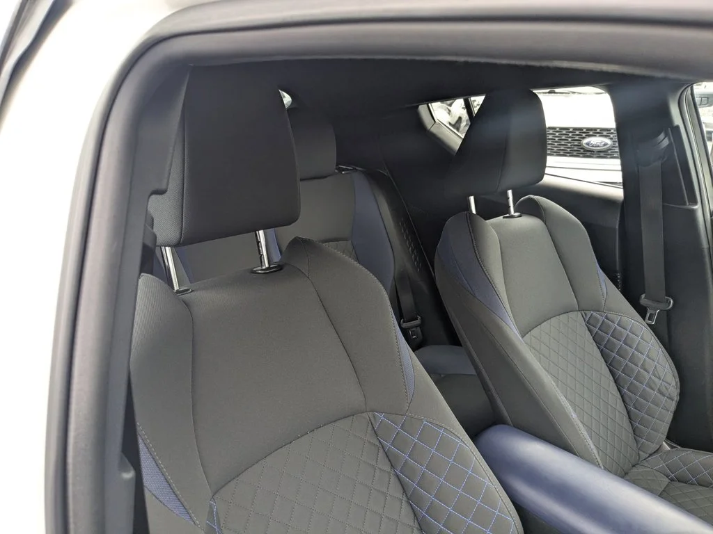Used 2021  Toyota LE image 26