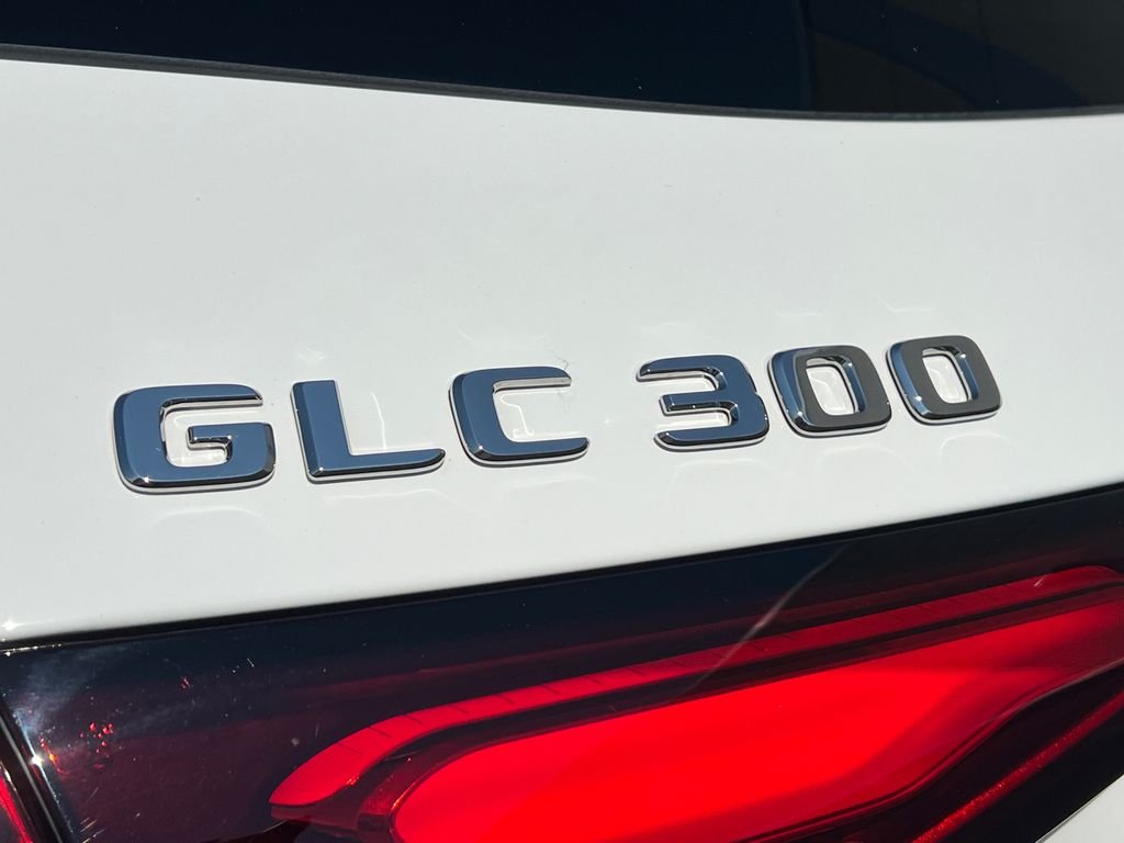 Certified Used 2025 White Mercedes-Benz GLC 300 image 27