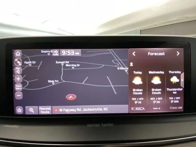 Used 2021 White Kia SX image 18