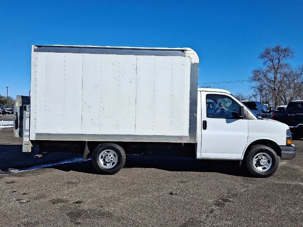 Used 2023 Summit White Chevrolet Work Van image 13