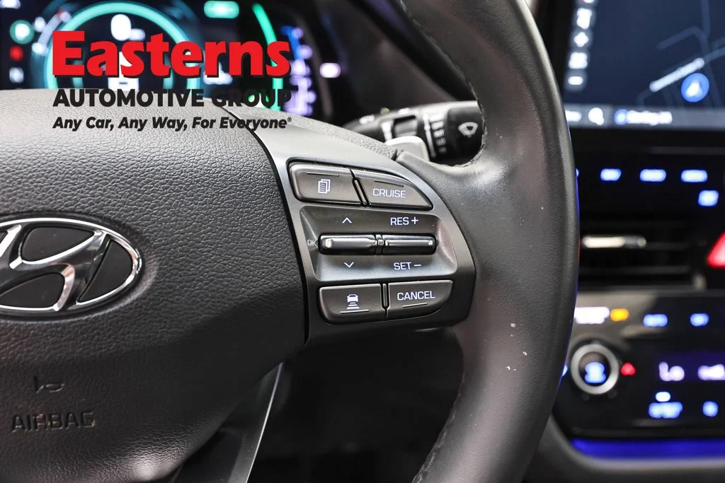 Used 2021 White Hyundai Limited image 16