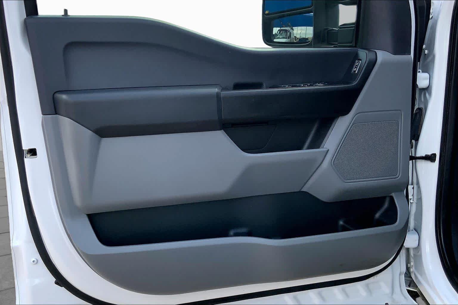 Used 2024 Oxford White Ford XL image 22