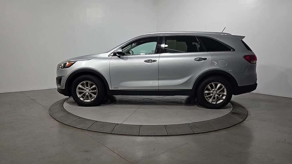 Used 2017 Silver Kia LX image 2