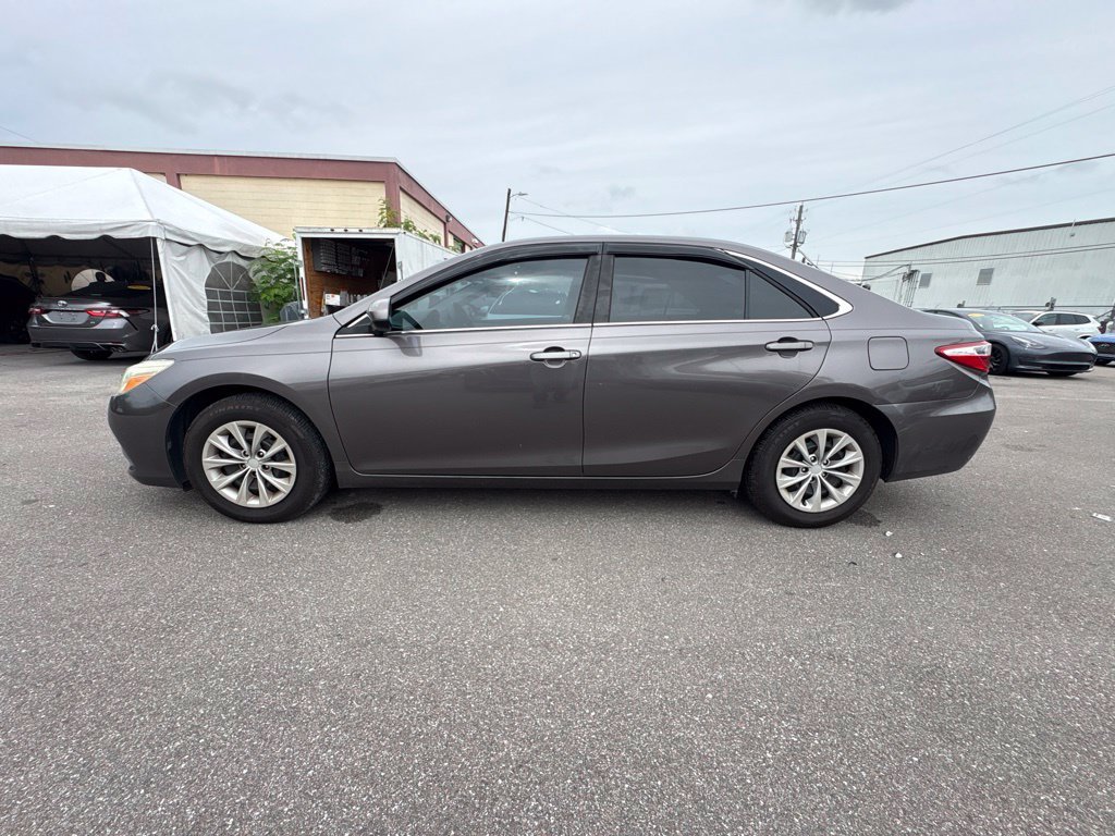 Used 2015 Gray Toyota LE image 6