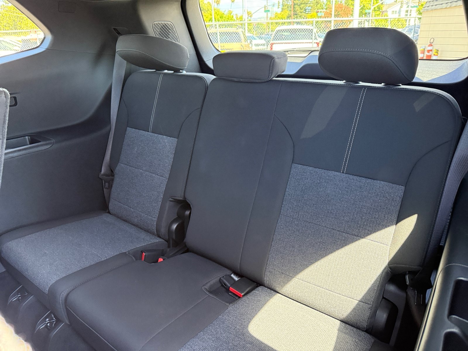 Used 2025 Ebony Twilight Metallic GMC Elevation image 21