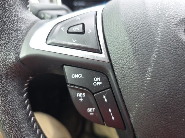 Used 2019 Black Ford SE image 14