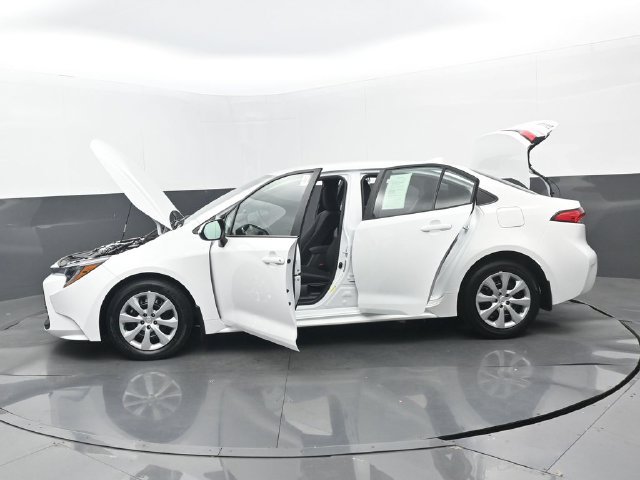 Used 2025 Ice Cap Toyota LE image 33