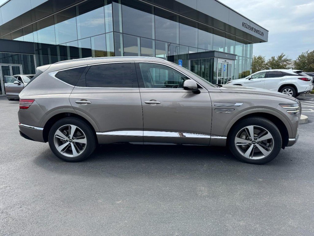 Used 2021 Gold Coast Silver Genesis 3.5T image 2
