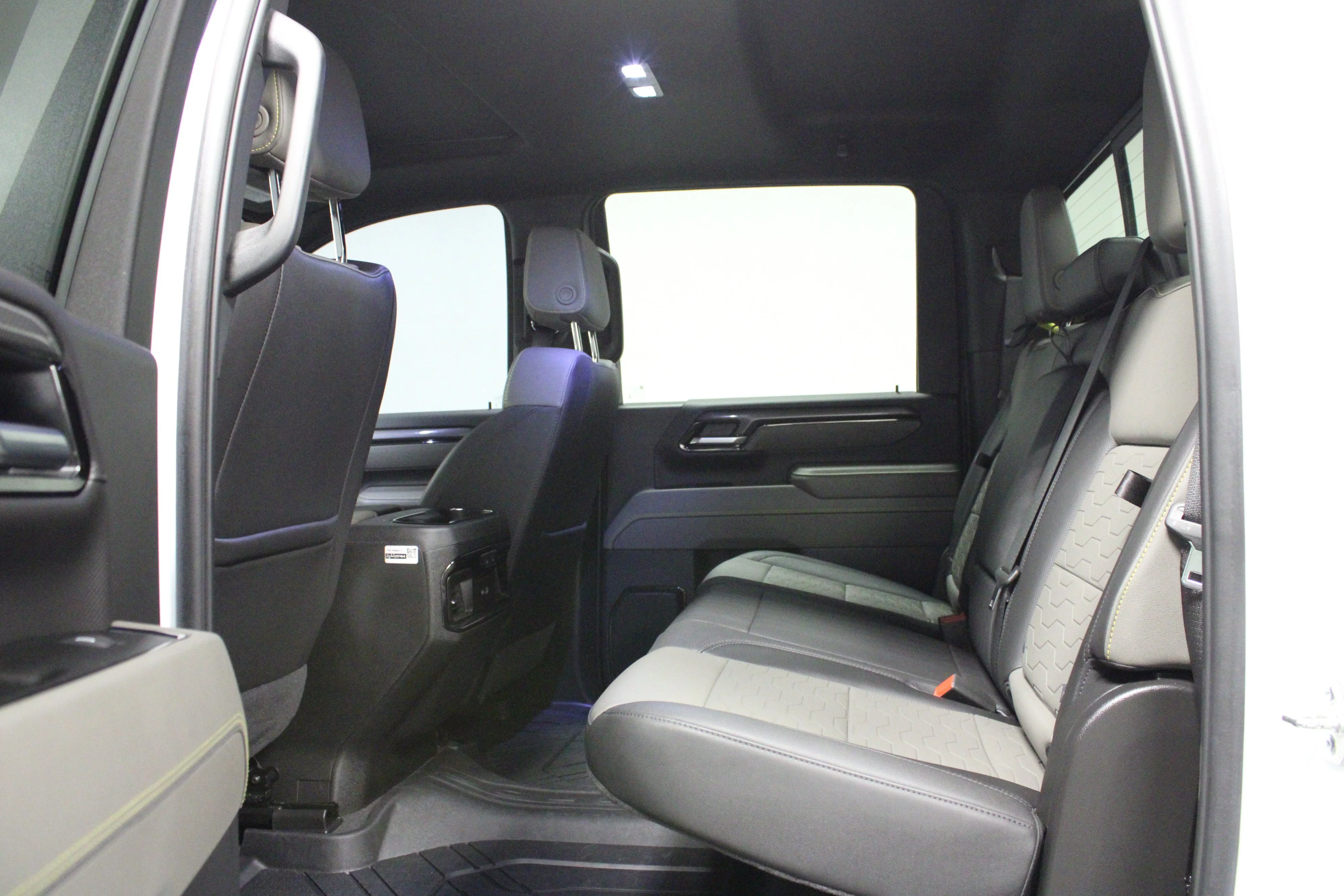 Used 2025 Summit White Chevrolet ZR2 image 13